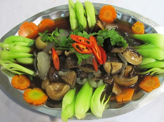 Gà hấp nấm đông cô – Hương vị tinh túy